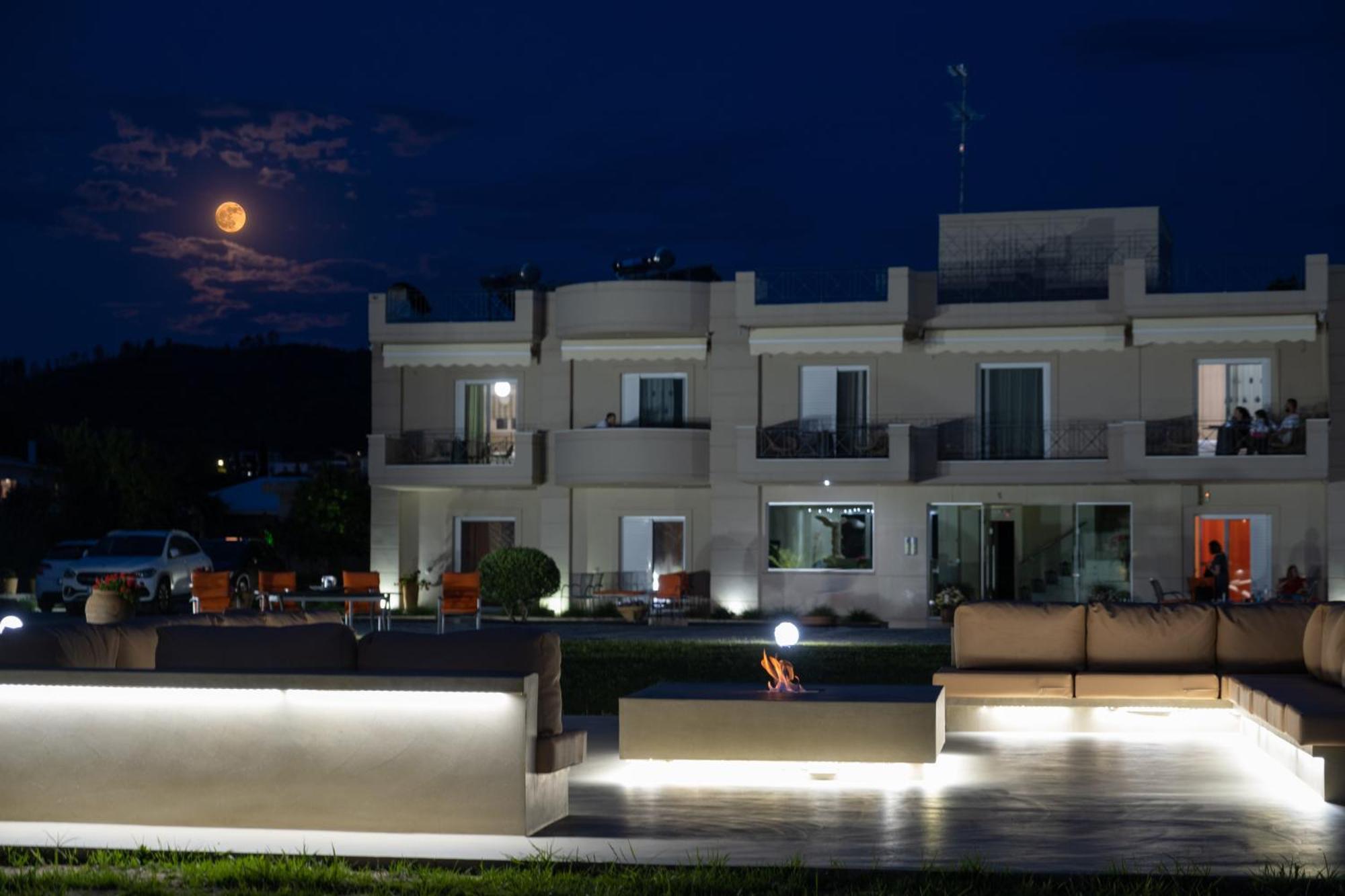 Apolonio Pefki Evia Aparthotel Exterior photo